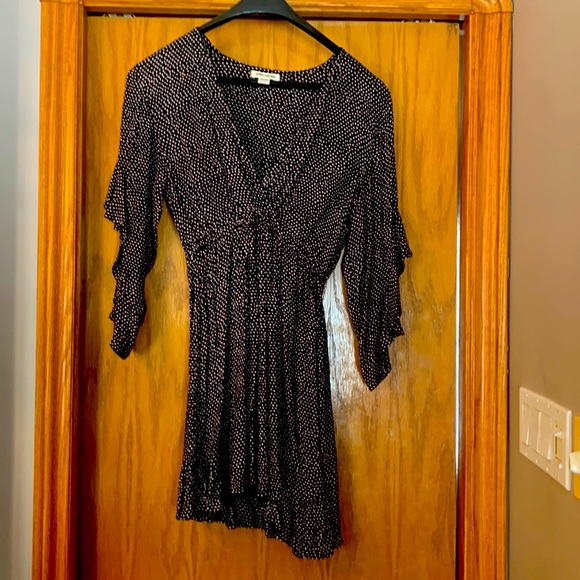 Like new - cute Billabong dress. - Picture 1 of 3